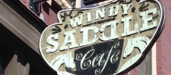 windy saddle sign v2